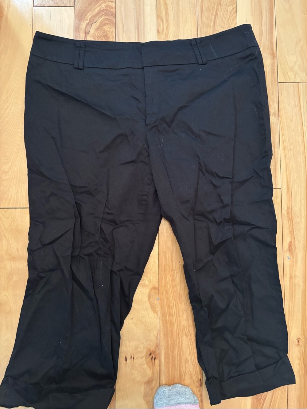 Black Cropped Capris